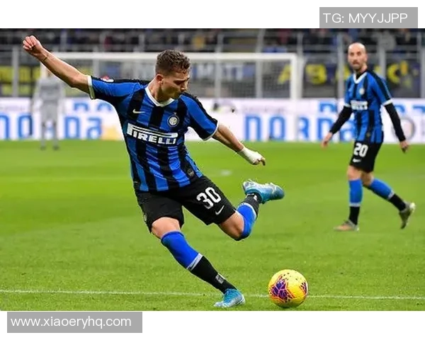 卢卡库的传奇之路：从青涩小将到世界级前锋的成长历程